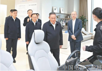 李强在北京调研时强调 推动人工智能与先进制造业深度融合 加快培育塑造经济发展新动能新优势